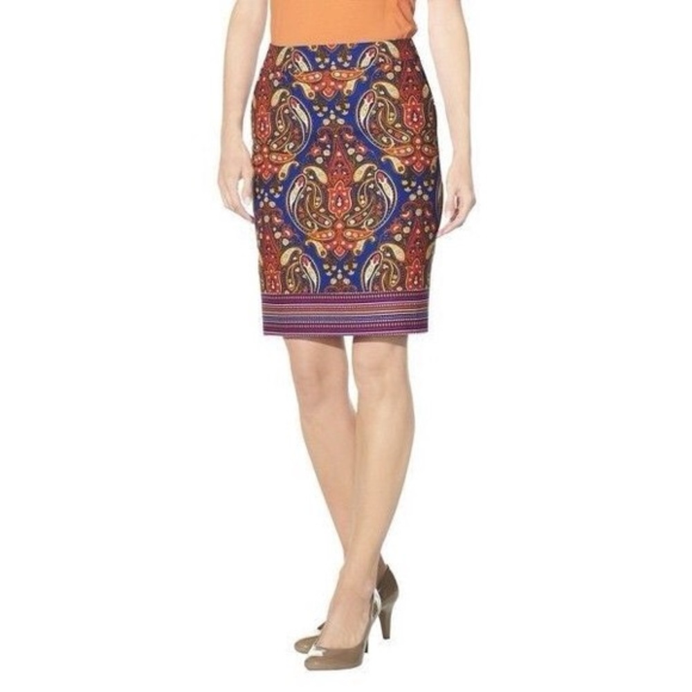 🍭 Delightful Paisley Pencil Skirt